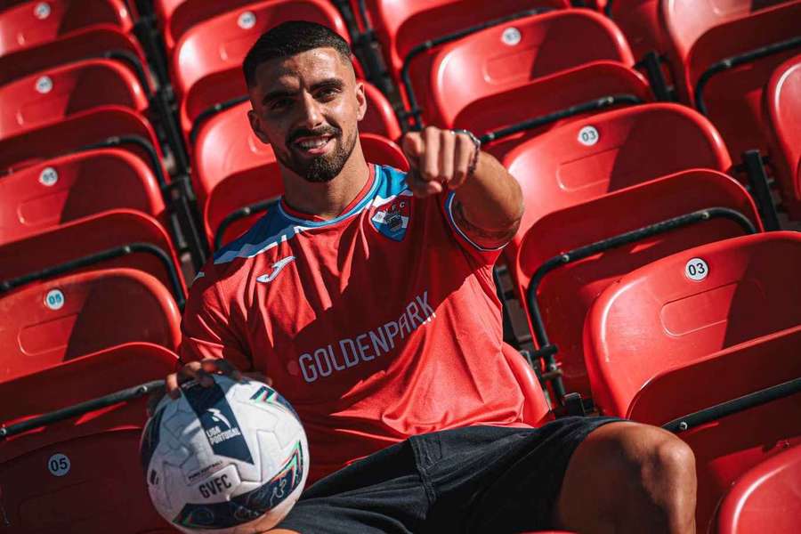 Zé Carlos oficializado no Gil Vicente