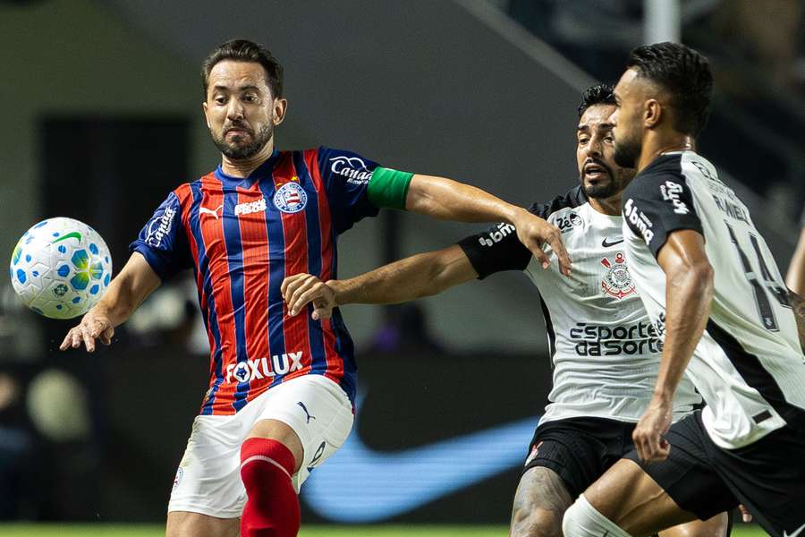 O Bahia venceu o duelo do 1º turno na Vila Belmiro O Bahia venceu o duelo do 1º turno na Vila Belmiro
