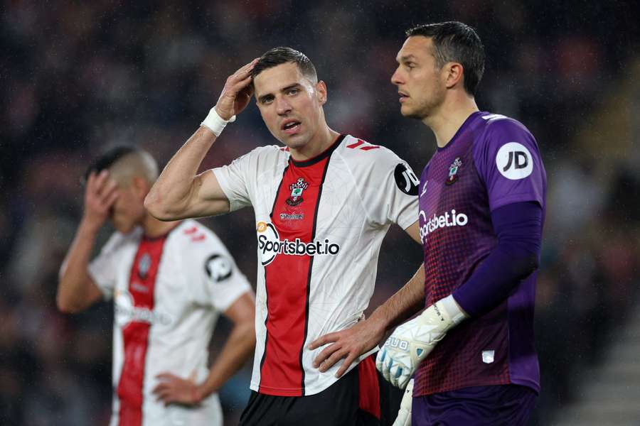 Bez bramek w pierwszych meczach barażów o Premier League. Grał Jan Bednarek