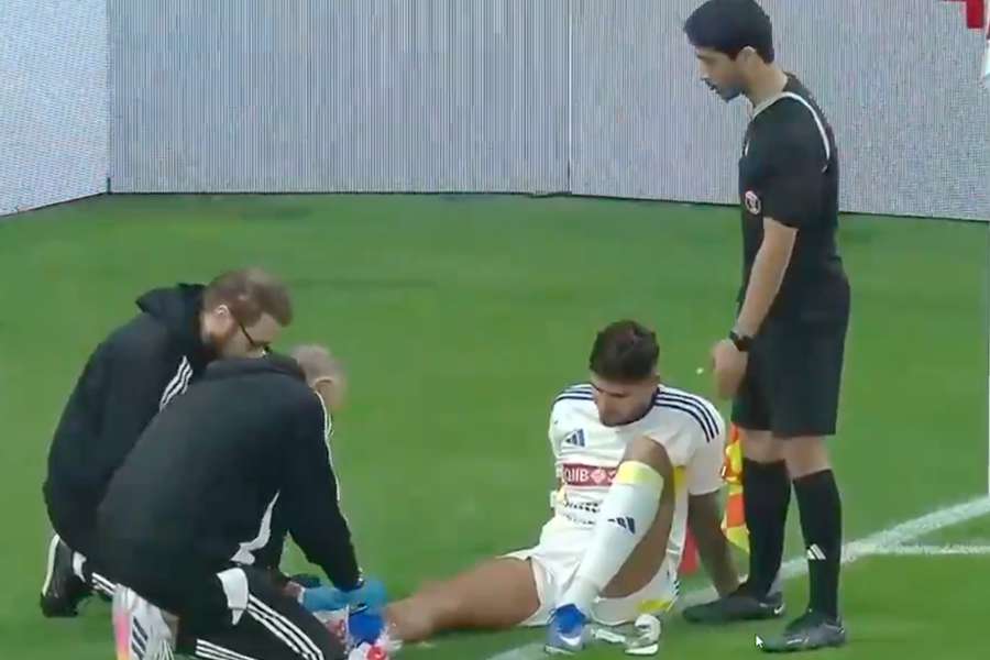 Florinel Coman a ieșit accidentat după 30 de minute din duelul cu echipa lui Contra