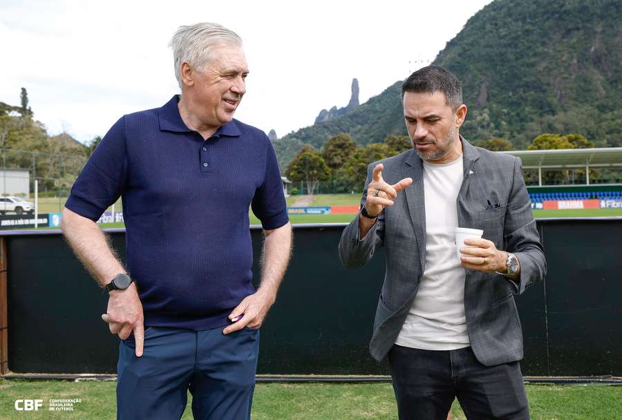 Ancelotti avec Rodrigo Caetano, directeur de la CBF