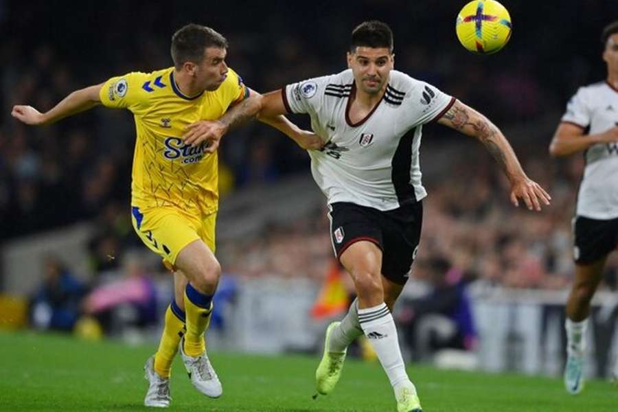 Fulham and Everton battled out a goalless draw Fulham and Everton battled out a goalless draw