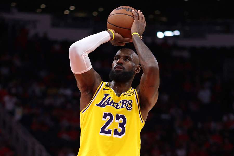 LeBron James: Z niecierpliwością czekam, co przyniesie przyszłość LeBron James: Z niecierpliwością czekam, co przyniesie przyszłość