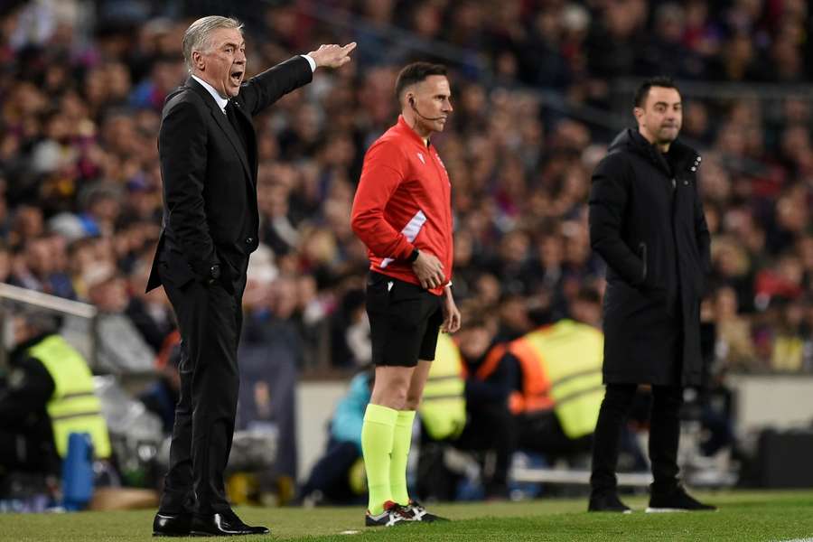 Carlo Ancelotti no clássico em Camp Nou