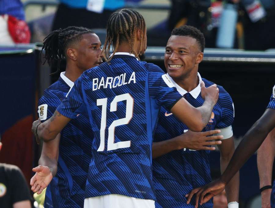 Olise, Barcola e Mbappé