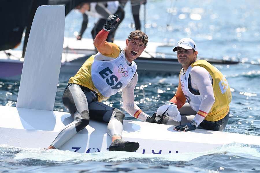 Florian Trittel y Diego Botín celebran el oro en vela en París 2024