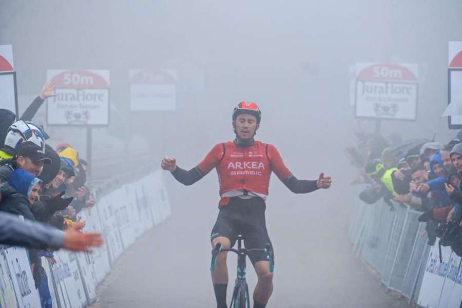 El joven francés Kévin Vauquelin gana el Tour del Jura por delante de Pinot y Martin