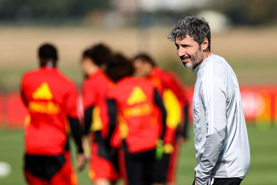Van Bommel je kormidelníkom belgickej reprezentácie. Van Bommel je kormidelníkom belgickej reprezentácie.