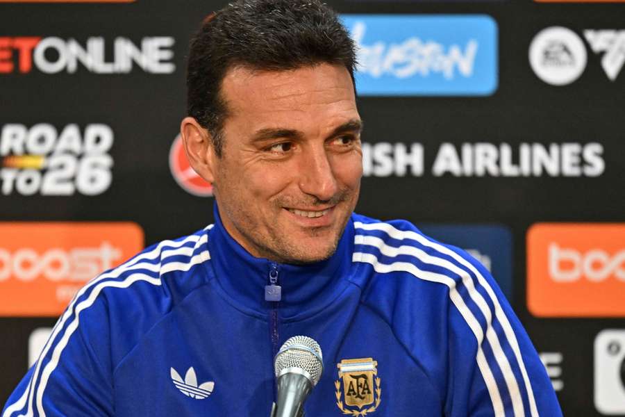 Scaloni vidí problémy, ale nebije na poplach. Scaloni vidí problémy, ale nebije na poplach.
