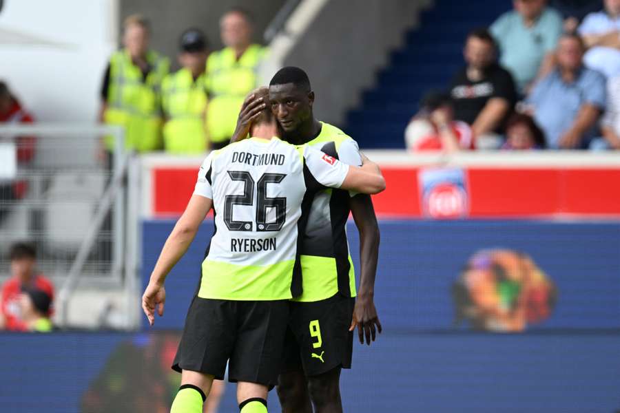 Guirassy celebra pelo Dortmund