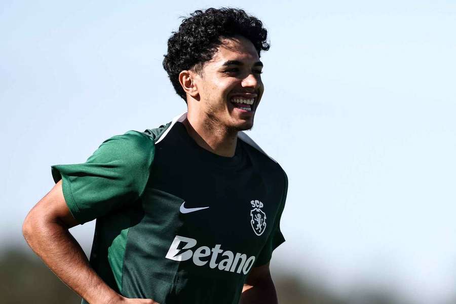 João Simões sorri no treino do Sporting João Simões sorri no treino do Sporting
