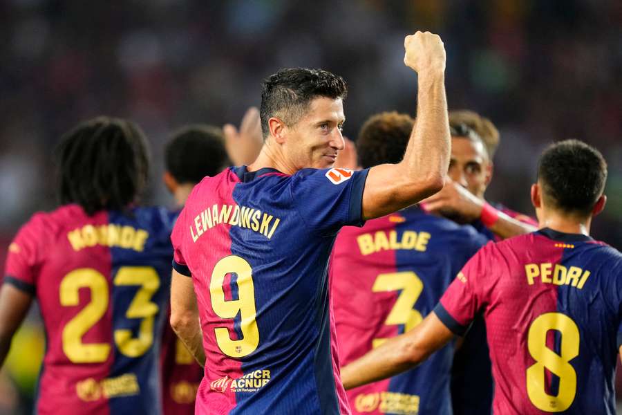 Lewandowski celebra el tanto de la victoria azulgrana