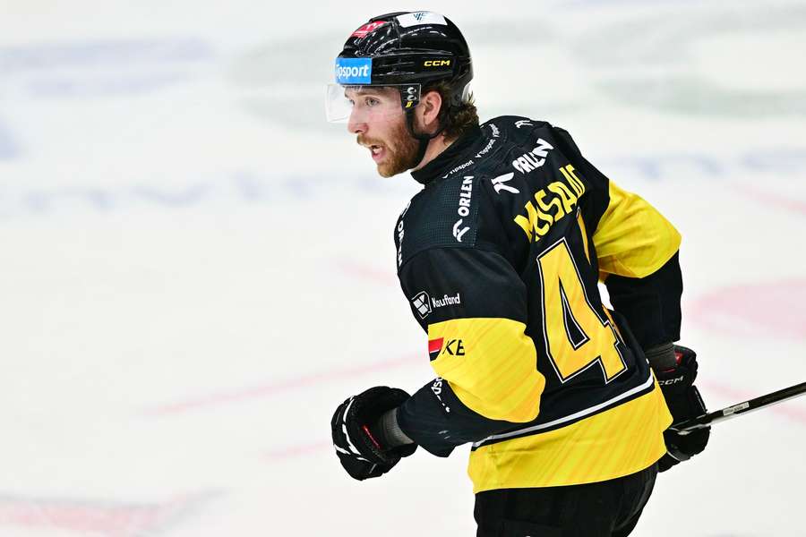 McIsaac mieri na Spiš.
McIsaac mieri na Spiš.