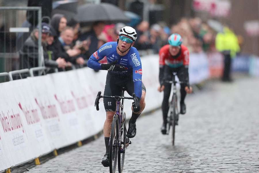 Volta Limburg Classic: Australiër Groves wint bij de mannen; Bredewold bij de vrouwen