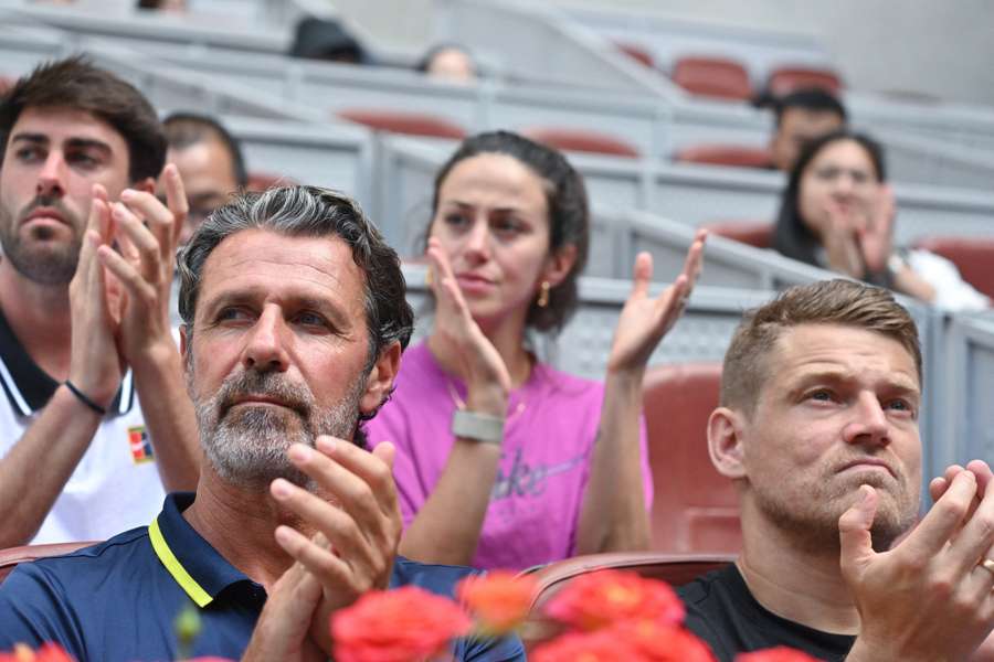 Patrick Mouratoglou in de spelersbox tijdens Osaka's wedstrijd tegen Bronzetti