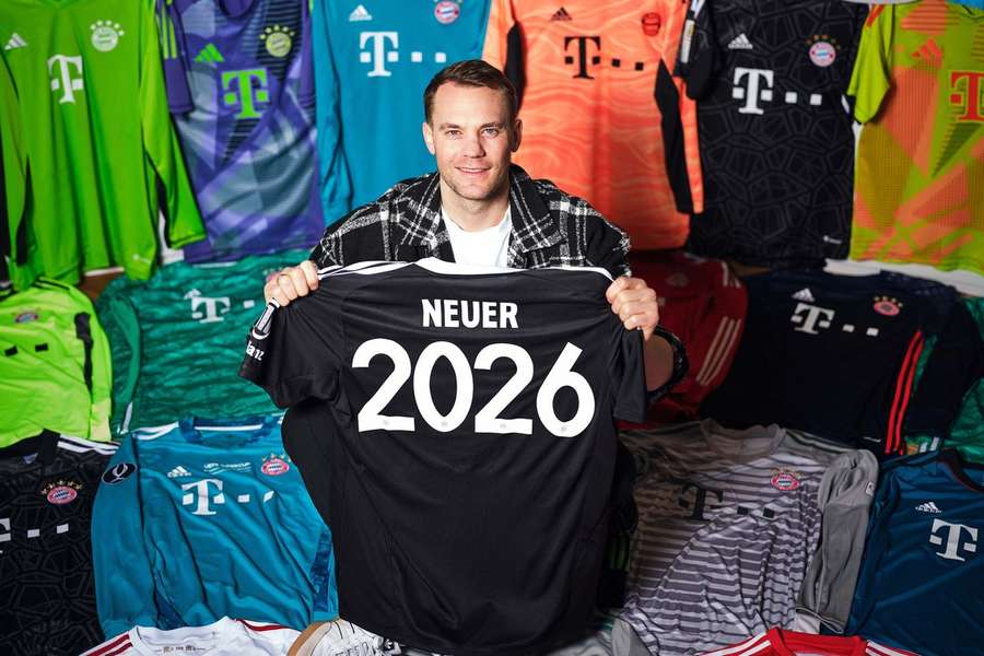 Manuel Neuer renovou com o Bayern