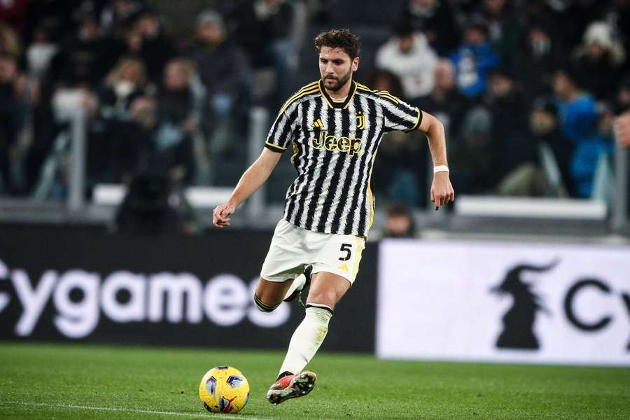 Manuel Locatelli, da Juventus, está suspenso