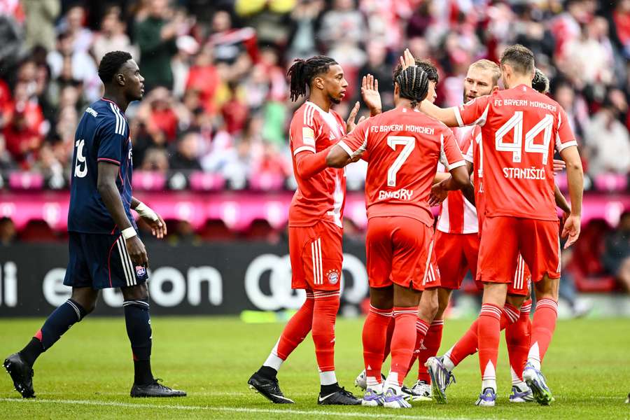 Michael Olise célébrant son but inscrit face à l'Olympique lyonnais en amical, le 2 aout 2025.