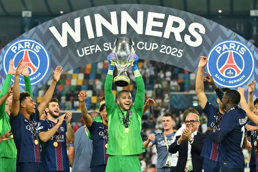 Luis Enrique docenił debiut Chevaliera podczas Superpucharu Europy