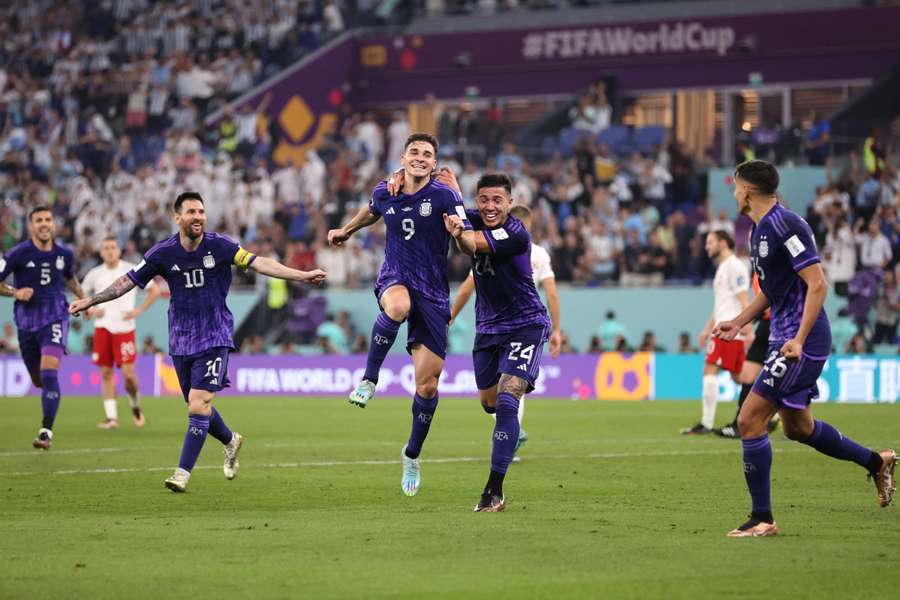 Polsko – Argentina 0:2. Messi nedal penaltu, favorit přesto ovládl zápas