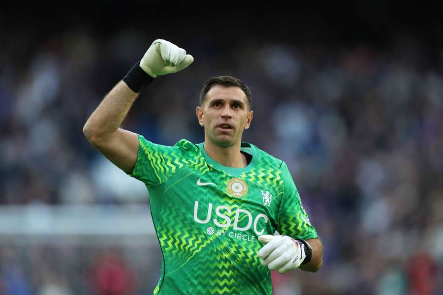 Emi Martinez issues encouraging update from hospital following collision against Everton Emi Martinez issues encouraging update from hospital following collision against Everton