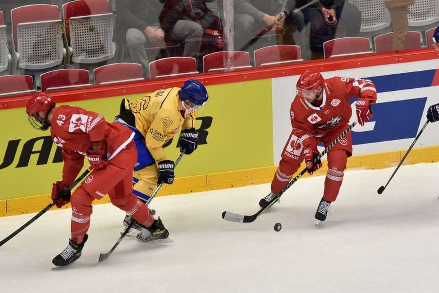 Třinec v rozlučce s LM přetlačil Davos. Sparta prohrála s Jukuritem