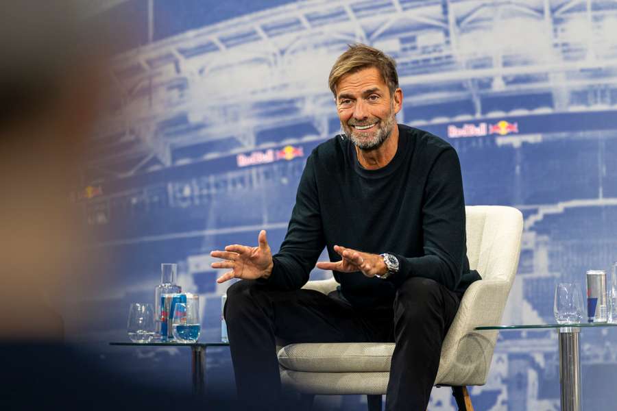 Jürgen Klopp tacle les pauses fraîcheur et la dérive publicitaire Jürgen Klopp tacle les pauses fraîcheur et la dérive publicitaire