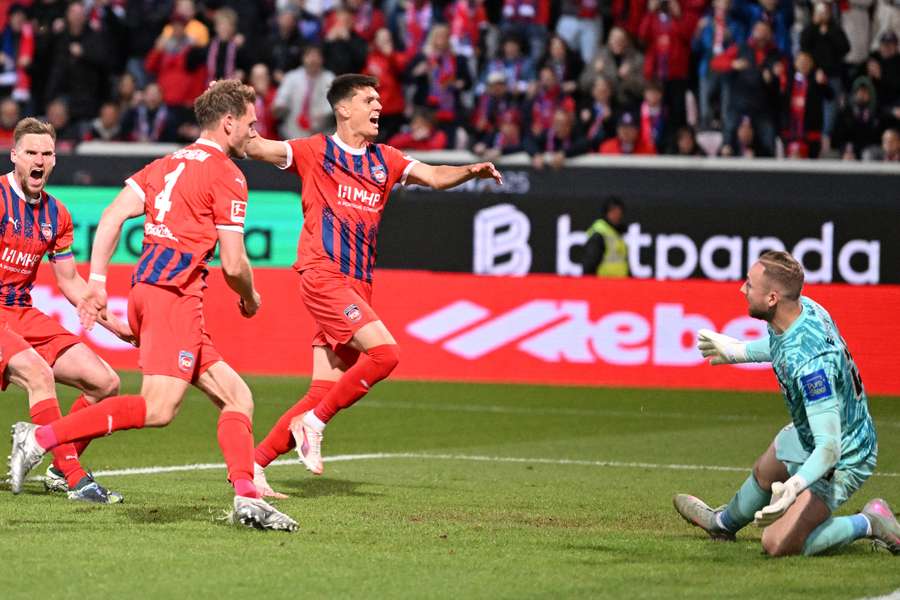 Siersleben celebra el gol del empate ante el Elversberg