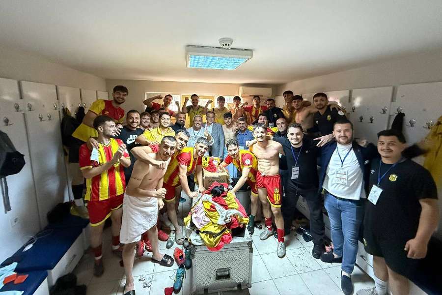 Jucătorii celor de la Yeni Malatyaspor după remiza cu Ankara Demirspor