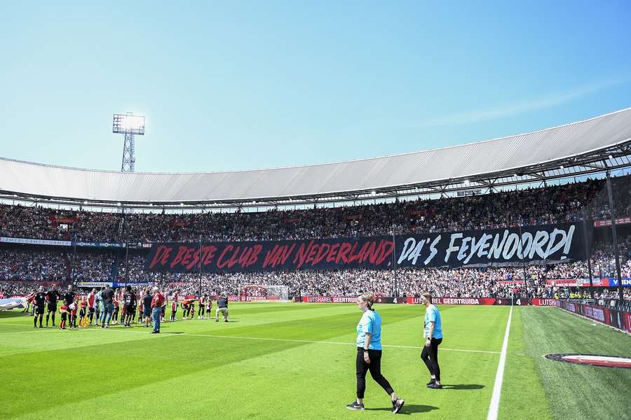 "Najlepszy klub Holandii, to Feyenoord!" - głosi hasło wywieszone na De Kuip. W tym sezonie potwierdzone na boisku