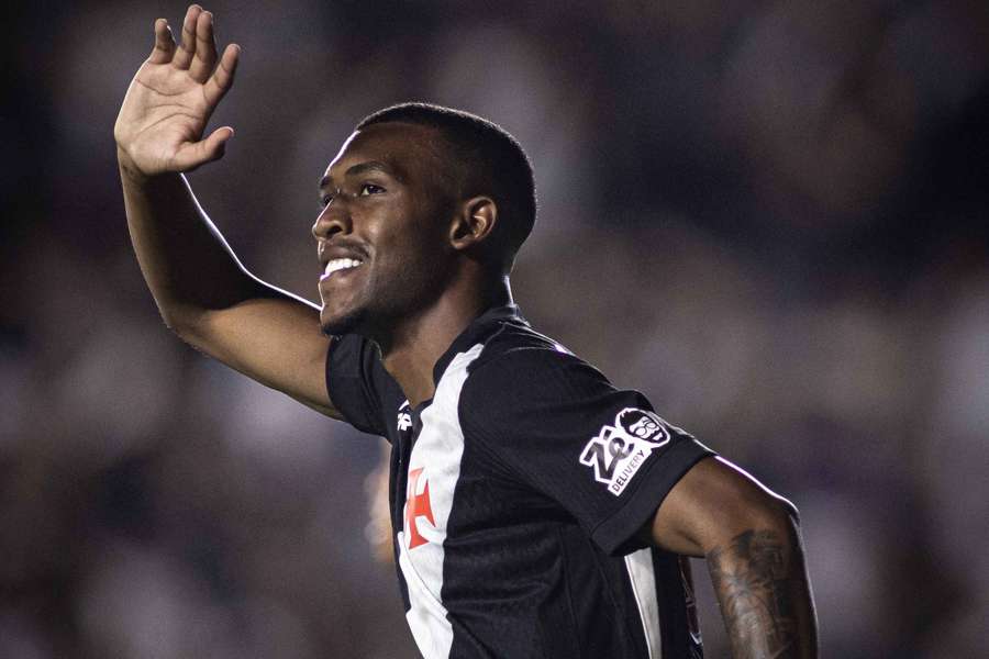 Rayan fecha com Bournemouth e deixa o Vasco