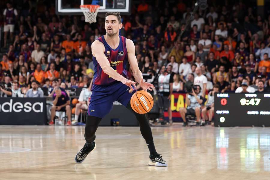 Tomáš Satoranský je podeváté Basketbalistou roku. Tomáš Satoranský je podeváté Basketbalistou roku.