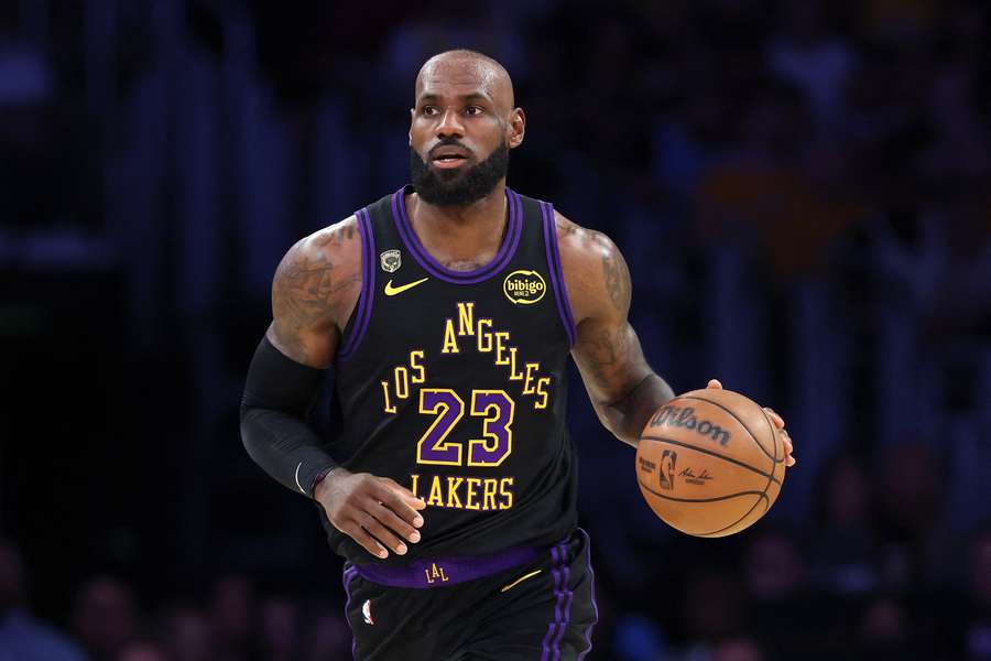 LeBron zostane aj v novom tíme verný číslu 23.
