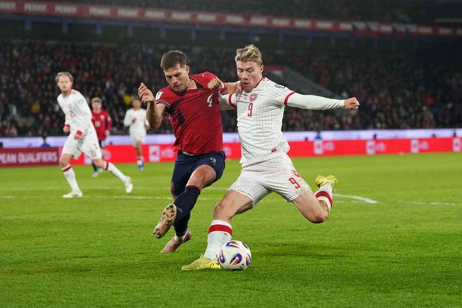 Robin Hranac (Czechia) and Rasmus Hojlund (Denmark) battle for the ball in their World Cup qualifier earlier in the year