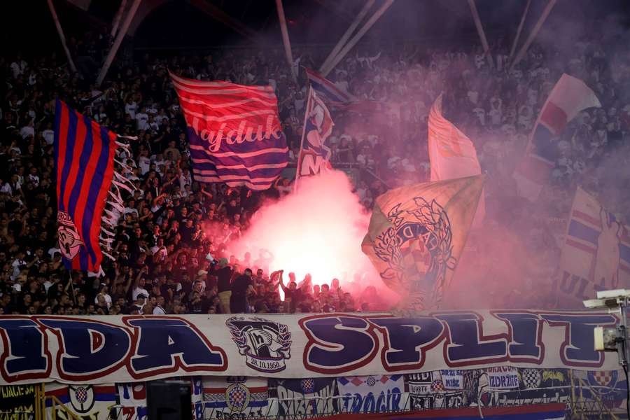 Les supporters de Split jeudi soir. Les supporters de Split jeudi soir.
