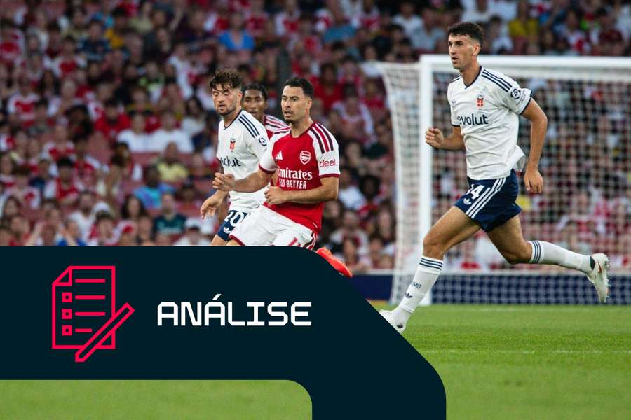 Gabriel Martinelli, do Arsenal, em ação frente ao Como
