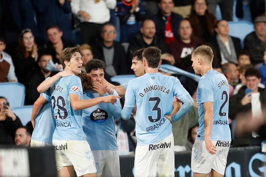 Jogadores do Celta comemoram o golo de Hugo Álvarez