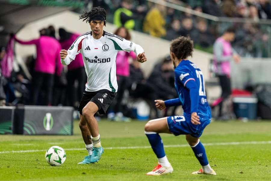 Oyedele nie szuka wymówek po porażce z Chelsea. "Powinniśmy lepiej operować piłką"