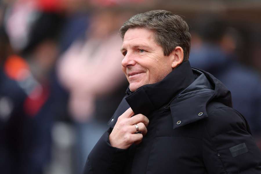 Oliver Glasner says Strand Larsen is "hungry to score goals" and is "similar" to Mateta
