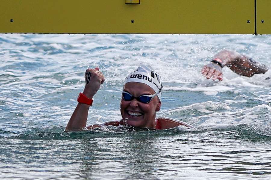 Van Rouwendaal komt over de finish