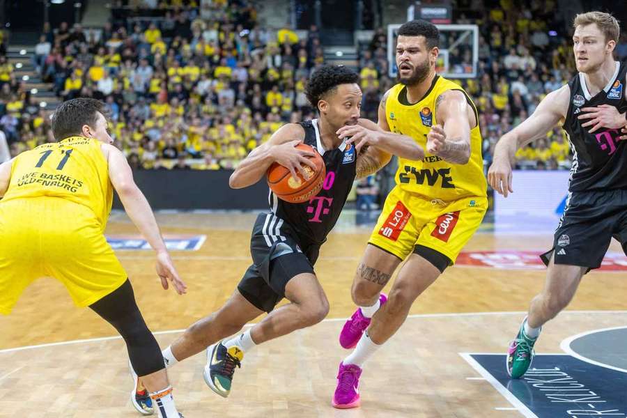 Darius McGhee beim Zug zum Korb.