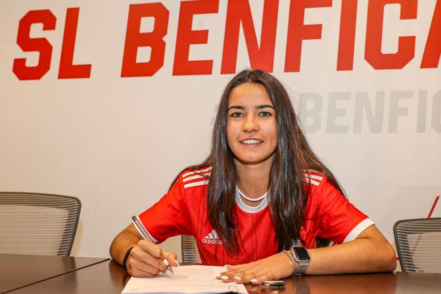 Luana Rafael assinou novo contrato com o Benfica