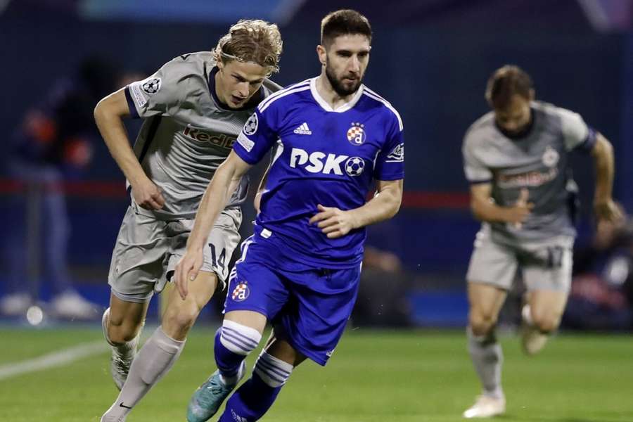 Luka Ivanušec in het shirt van Dinamo