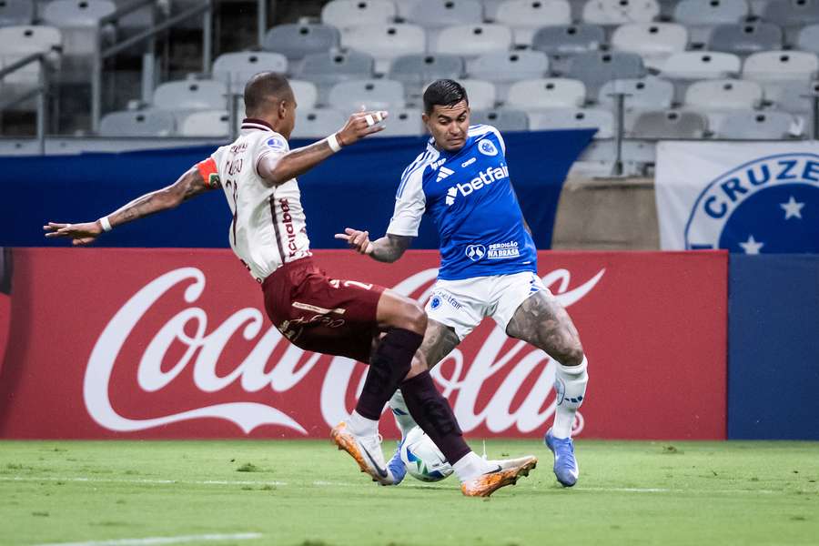 Dudu sofreu um penálti na partida Dudu sofreu um penálti na partida