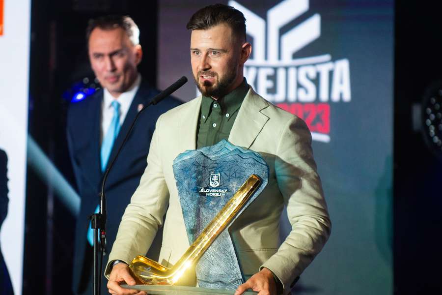 Tomáš Tatar s cenou pre Hokejistu roka