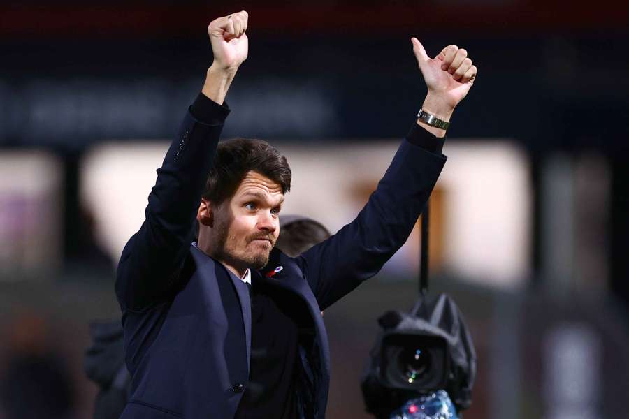 Danny Röhl no banco do Rangers