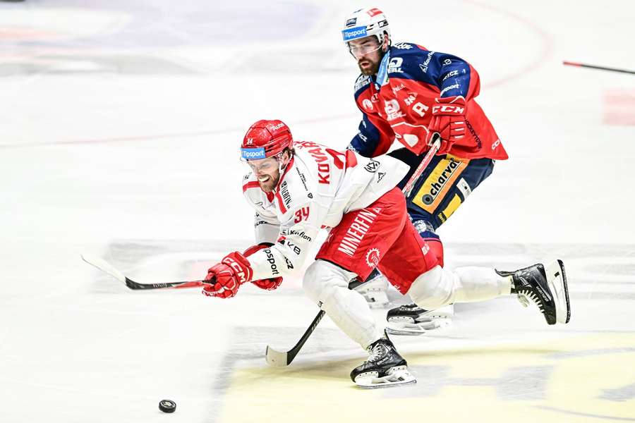 Třinec proti Pardubicím usiluje o vyrovnání finálové série.