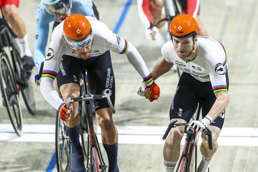 Willem van Schip en Yoeri Havik in actie tijdens de finale koppelkoers in Apeldoorn