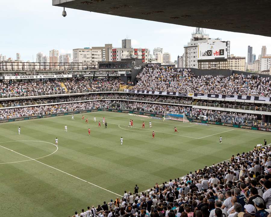 A torcida santista demonstrou insatisfação com o trabalho de Fábio Carille