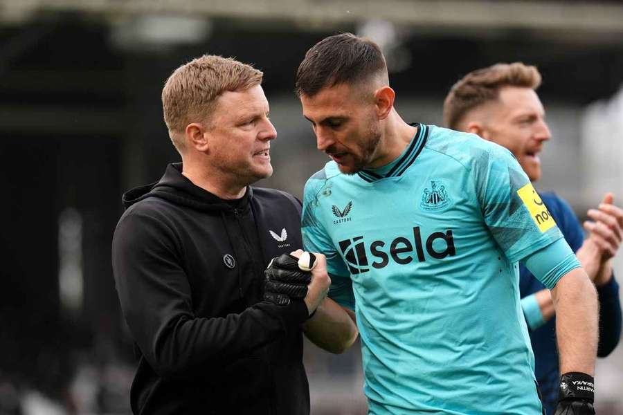 Newcastle boss Howe eager to hang onto goalkeeper Dubravka